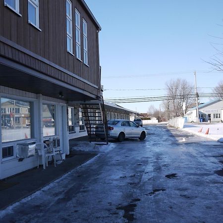 Motel Rive Du Lac Saint-Zotique Eksteriør bilde